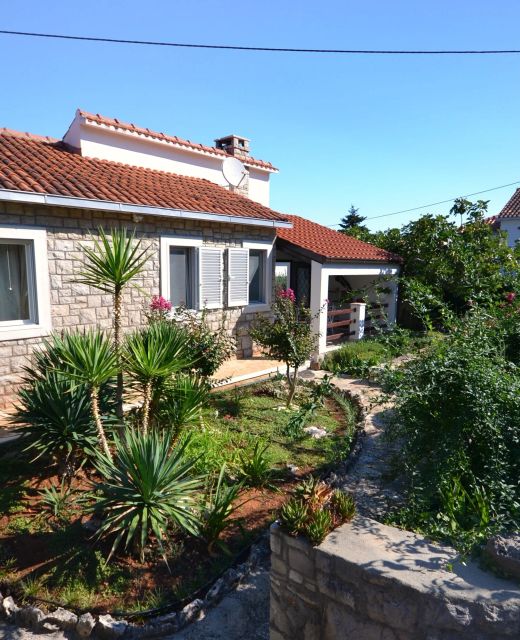 Apartments By The Sea Splitska, Brač - 11300 Splitska