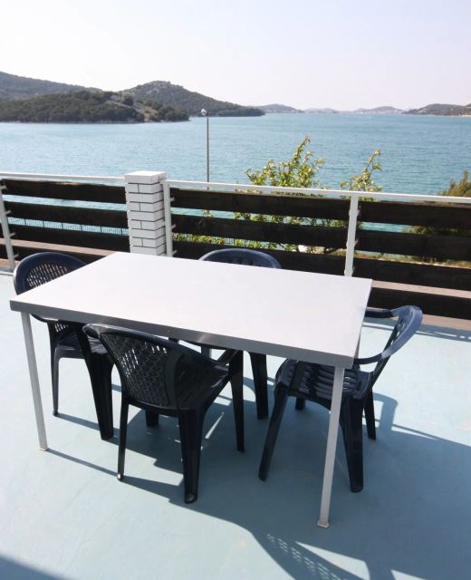 Apartments By The Sea Tisno, Murter - 6106 Tisno