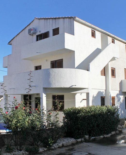Apartments With Parking Space Novalja, Pag - 9350 Novalja