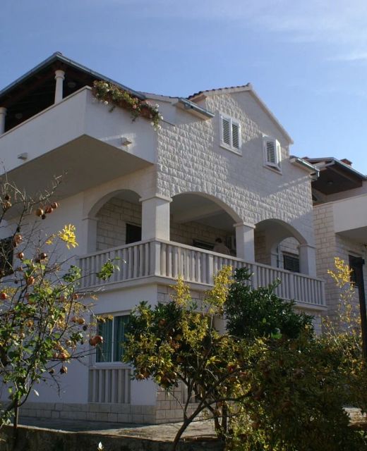 Apartments With Parking Space Supetar, Brač - 2956 Supetar
