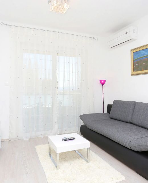 Apartments With Parking Space Omiš - 10362