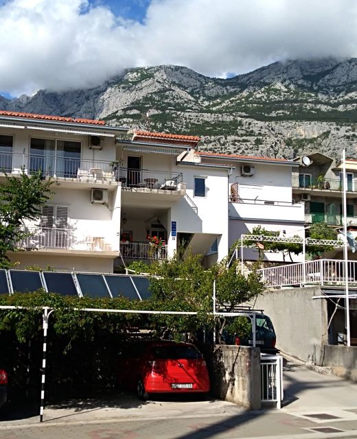 Apartments With Parking Space Makarska - 6784