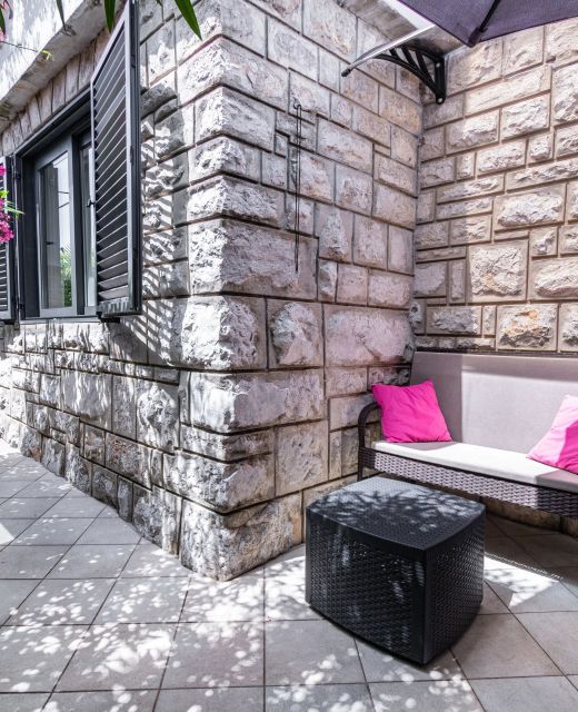 Apartments With WiFi Rijeka - 7825