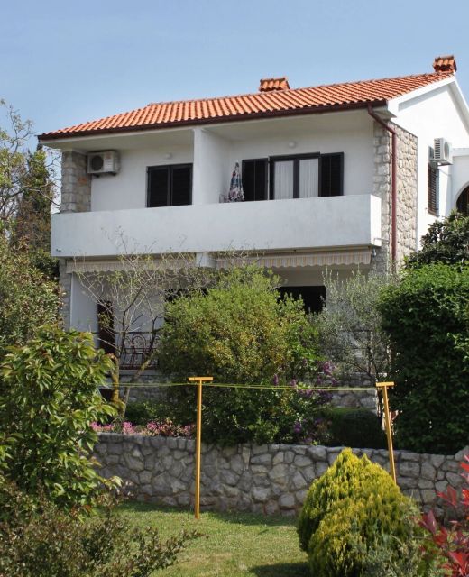 Apartments With Parking Space Krk - 5318