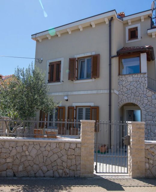 Apartments With Parking Space Punta Križa, Cres - 8082 Punta Križa