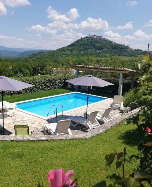 Apartments With Swimming Pool Motovun - Bataji, Central Istria - Središnja Istra - 7069 Motovun - Bataji