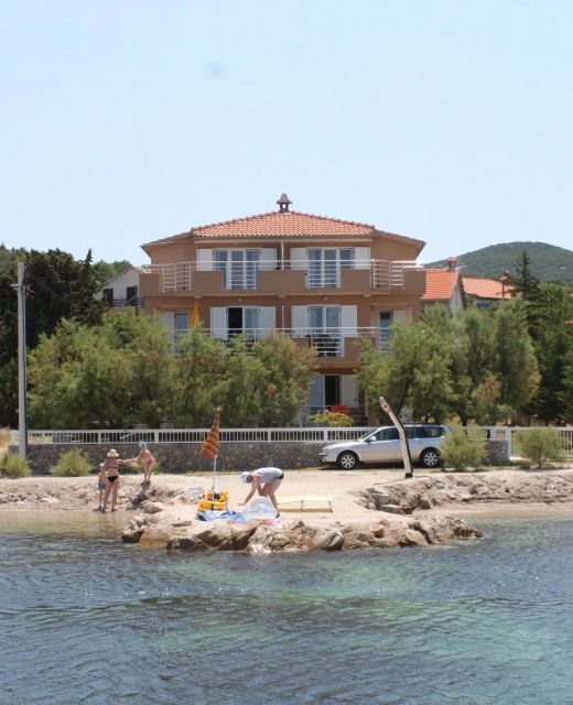 Apartments By The Sea Banj, Pašman - 8206 Banj