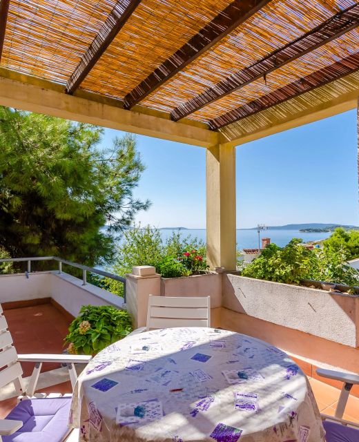 Apartment Nataša Okrug Gornji