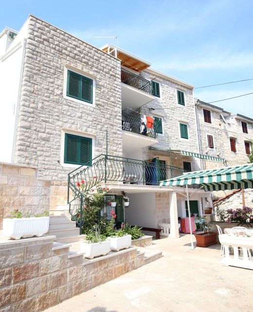 Apartments By The Sea Bol, Brač - 13413 Bol