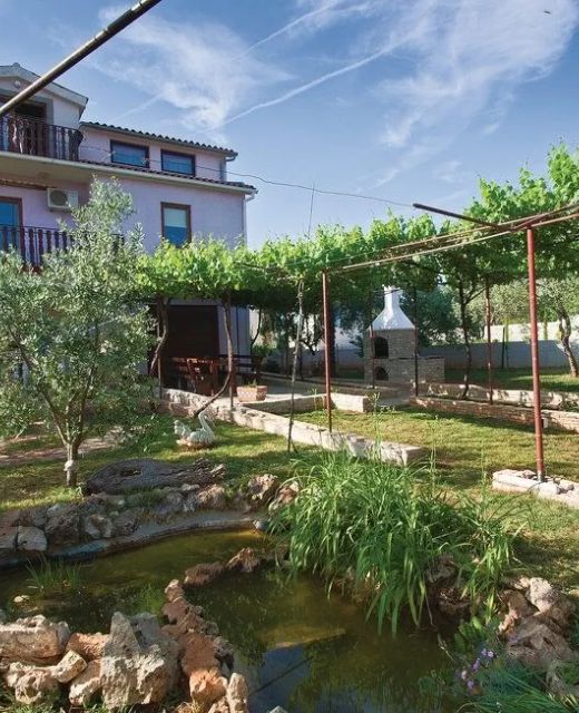 Apartments With Parking Space Fažana - 13761