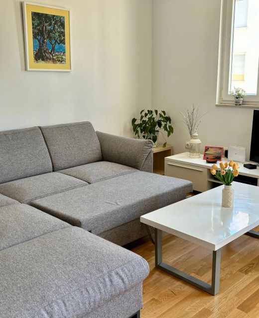 Apartments With Parking Space Makarska - 13871