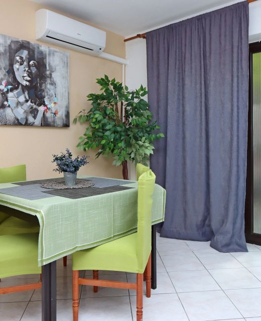 Apartments With Parking Space Brseč, Opatija - 7755 Brseč