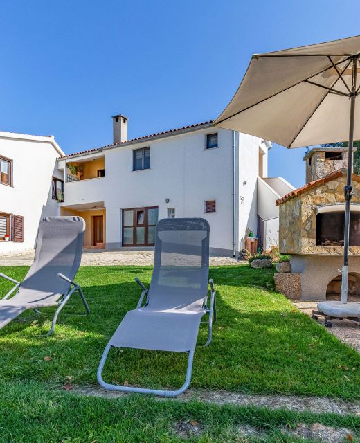 Apartments With Parking Space Banjole, Pula - 7036 Banjole