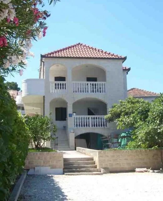 Apartments And Rooms By The Sea Sutivan, Brač - 2943 Sutivan