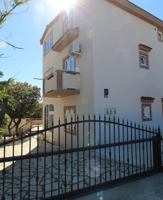 Apartments And Rooms With Parking Space Mandre, Pag - 6309 Mandre