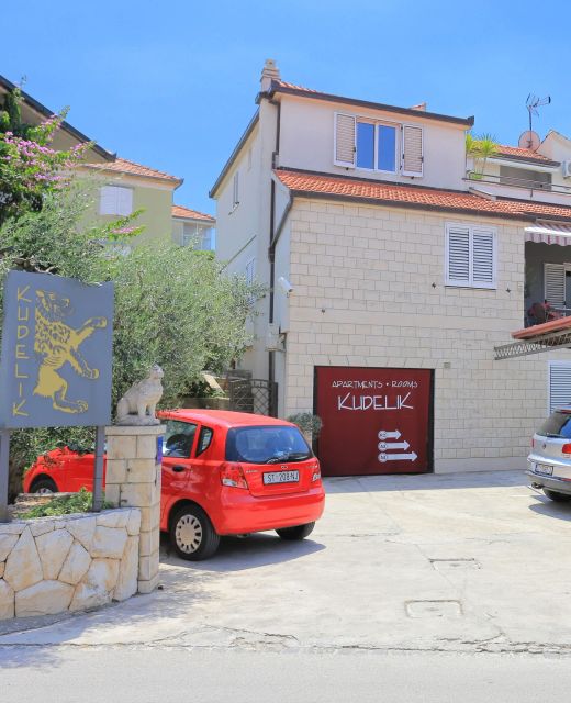 Apartments And Rooms With Parking Space Trogir - 4814