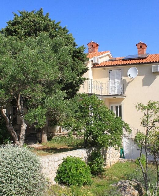 Apartments With Parking Space Nerezine, Lošinj - 2518 Nerezine