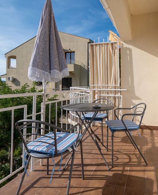 Apartments By The Sea Sukošan, Zadar - 5863 Sukošan