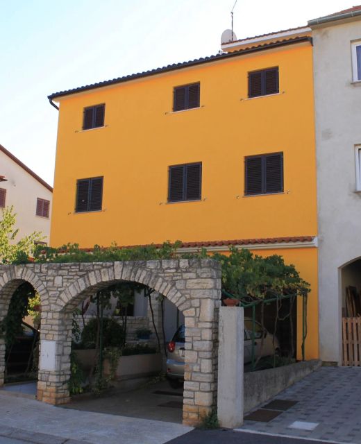 Apartments With Parking Space Fažana - 7234