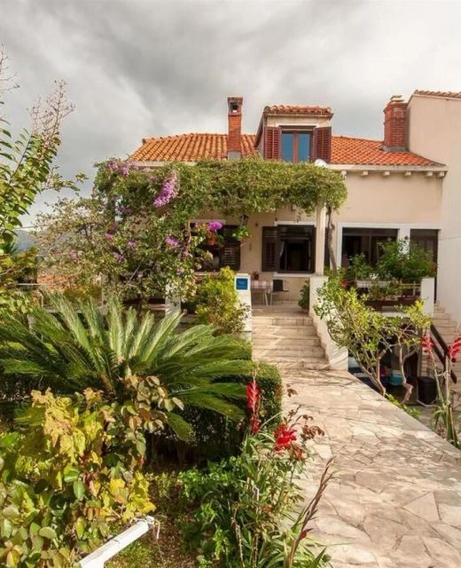 Apartments With Parking Space Cavtat, Dubrovnik - 2132 Cavtat