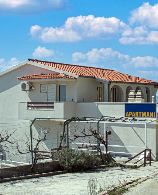 Apartments With Parking Space Pisak, Omiš - 5975 Pisak