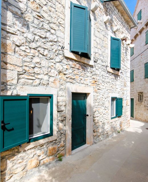 Apartments By The Sea Supetar, Brač - 5656 Supetar