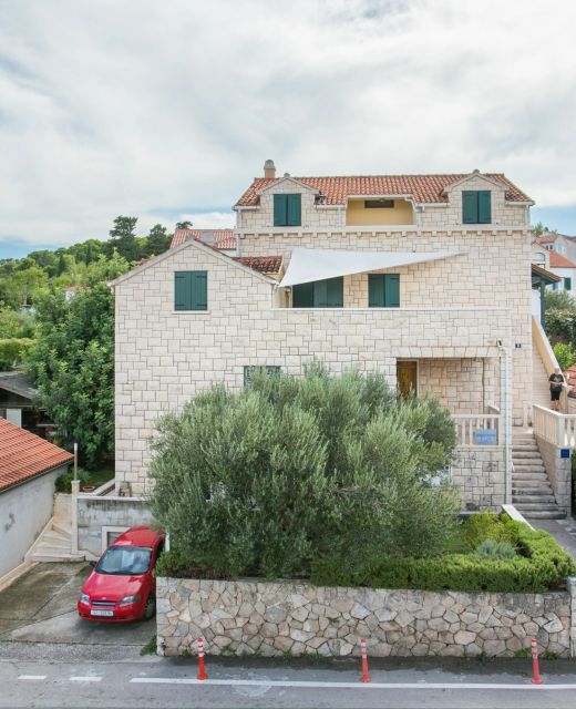 Apartments By The Sea Postira, Brač - 739 Postira