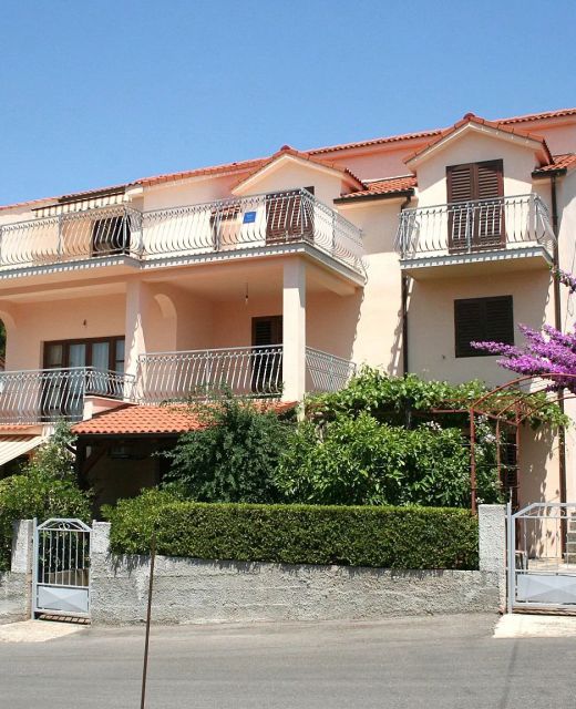 Apartments With Parking Space Vrboska, Hvar - 4634 Vrboska