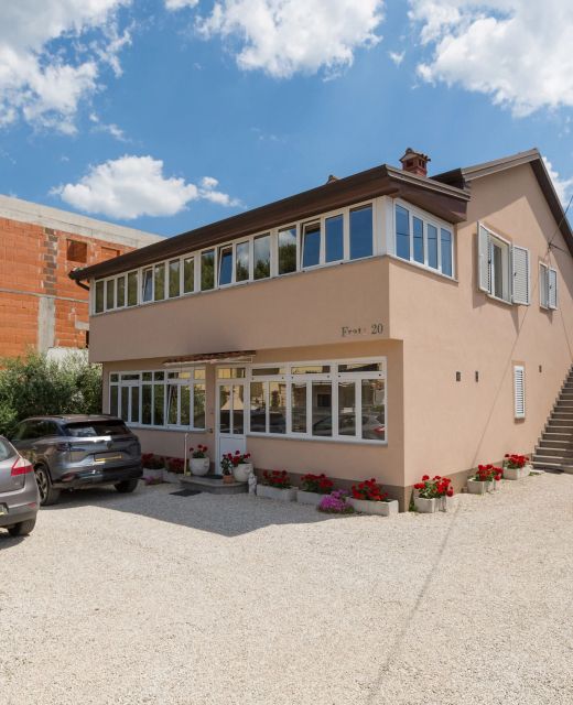Apartments With Parking Space Tar, Poreč - 6948 Tar