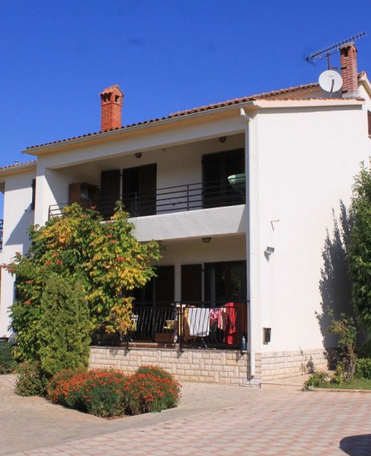 Apartments With Parking Space Valbandon, Fažana - 7304 Valbandon