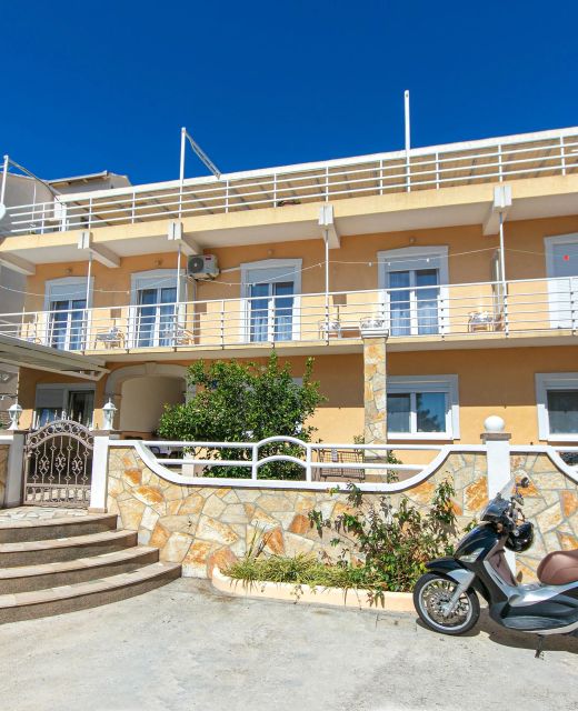 Apartments With Parking Space Gradac, Makarska - 5198 Gradac