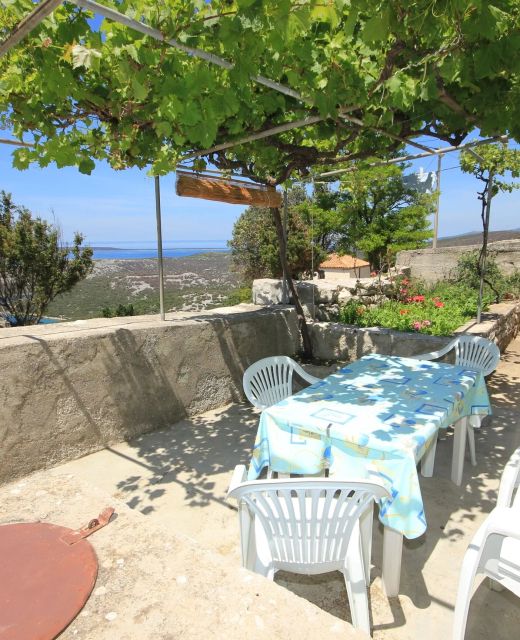 Holiday House With WiFi Ustrine, Cres - 8037 Ustrine
