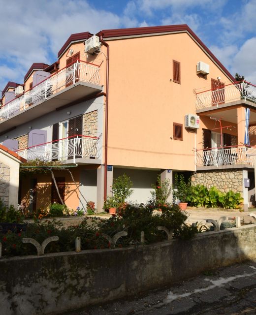 Apartments And Rooms With Parking Space Starigrad, Paklenica - 6594 Starigrad
