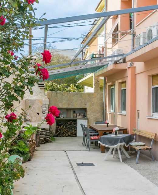 Apartments With Parking Space Split - 14051