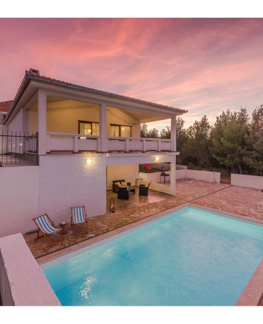Villa More with pool and garden Rovanjska