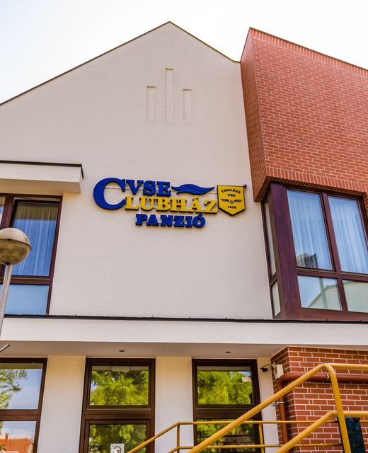 CVSE Clubház és Panzió Cegléd