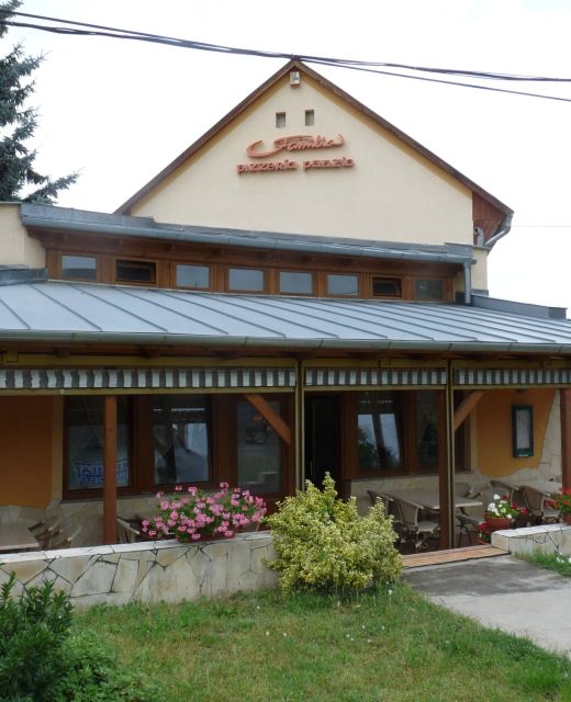 Família Pizzéria és Szálláshely Paks