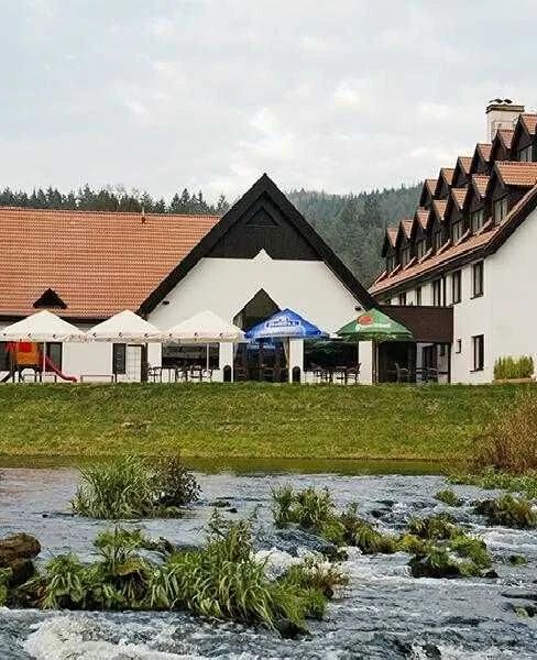 Hotel Vír