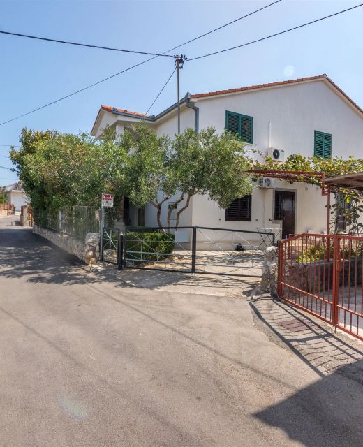 Apartment and Rooms Ruža Trogir