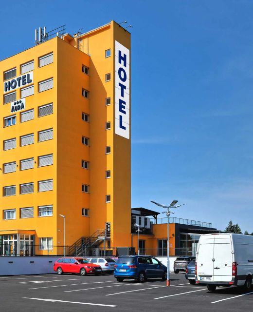 HOTEL AURA PRAHA design & garden wellness pool Praha