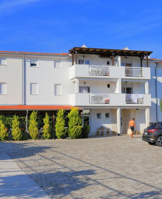 Apartments By The Sea Rogoznica - 4162
