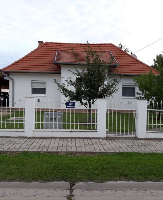 Edit Nyaraló Balatonmáriafürdő