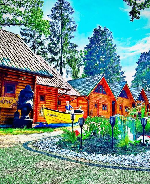 Domki z bali "8 Dębów"