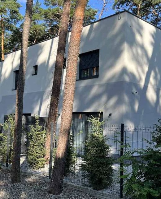 Grey House Apt