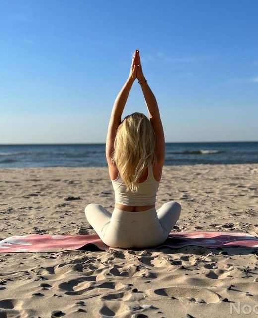 YOGA MARE HOLIDAY