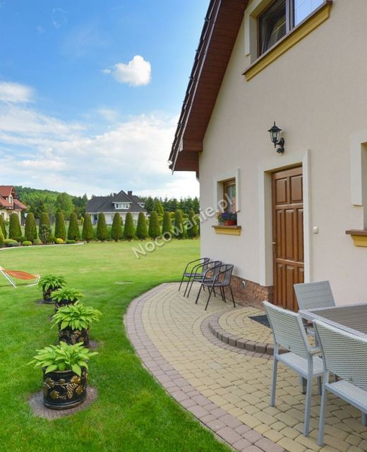 DOMEK NAD SANEM BIESZCZADY