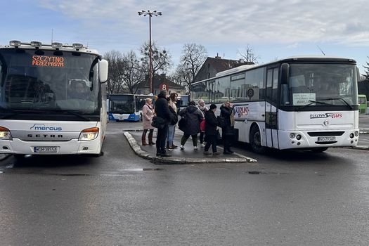 Olsztyński dworzec autobusowy wygląda jak zapuszczony duży przystanek