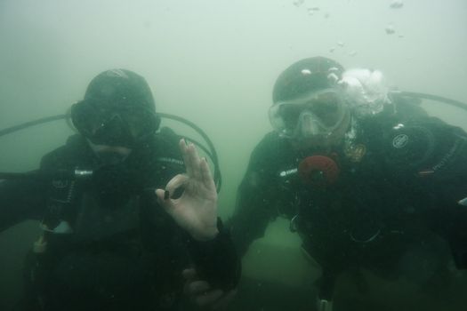 Selfie z instruktorem w lustrze w jeziorze Kłodno