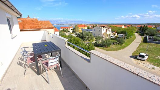 Apartmanok Parkolóhellyel Nin, Zadar - 5797 Nin (1)