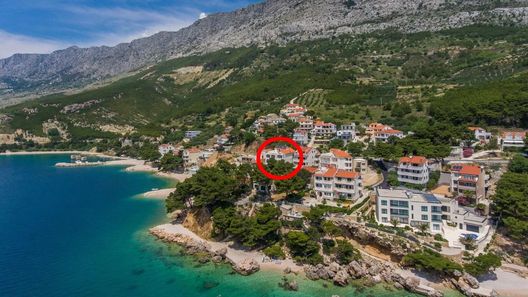 Apartmanok A Tenger Mellett Medici, Omis - 1046 Medići (1)